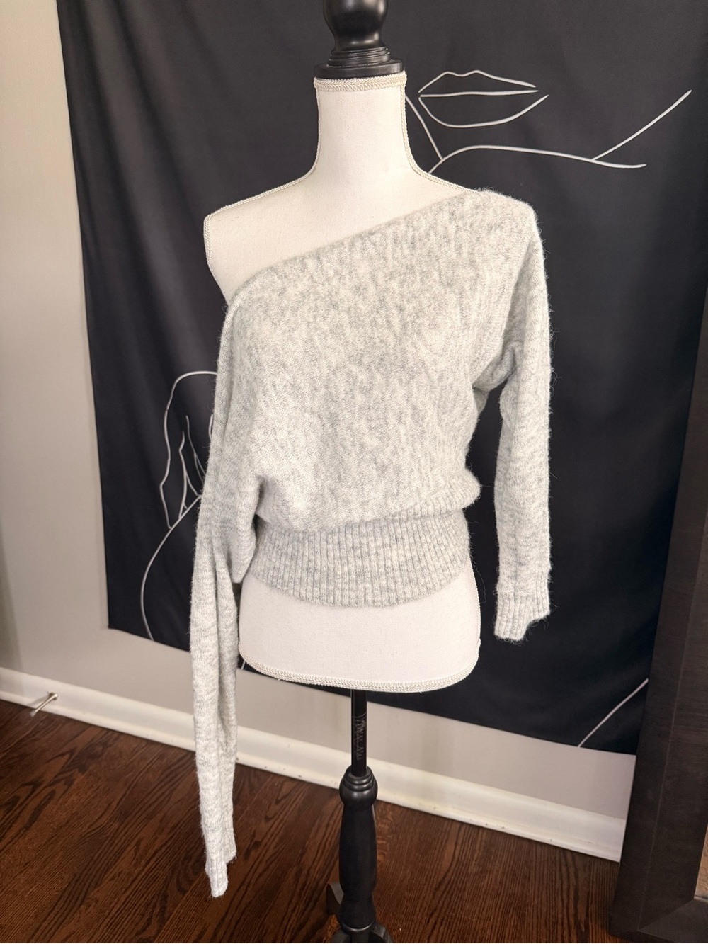 Musera Off-the-Shoulder Oversized Light Gray Knit Sweater - Picture 5 of 8